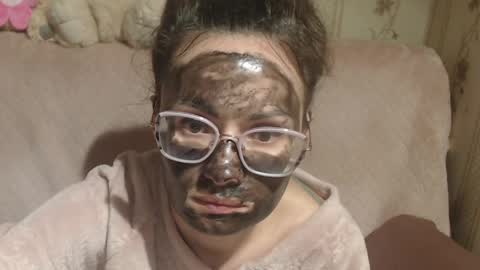 Snapshot of flowercandydoll chatting on April 3, 2026, 11:58 pm say meow and send tip online show from April 3, 2026, 11:58 pm