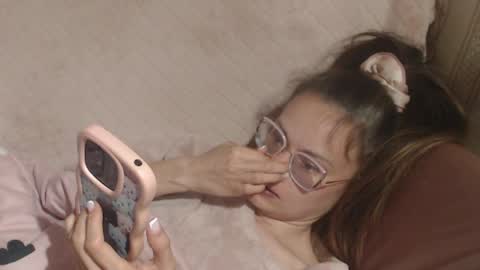 Snapshot of flowercandydoll chatting on April 16, 2026, 7:47 pm say meow and send tip online show from April 16, 2026, 7:47 pm
