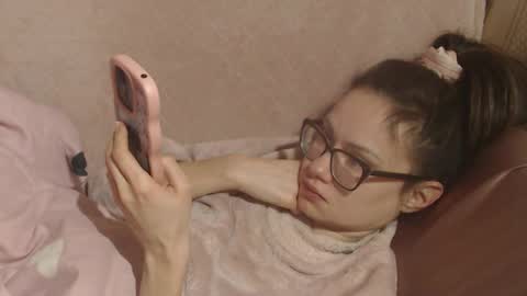 say meow and send tip  online show from February 19, 2026, 7:15 am