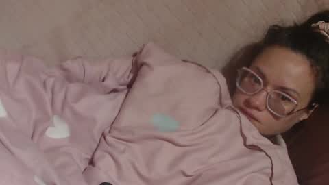 say meow and send tip  online show from April 8, 2026, 7:08 am