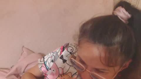 say meow and send tip  online show from May 17, 2026, 5:31 pm