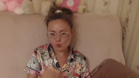 Snapshot of flowercandydoll13 chatting on July 20, 2026, 8:33 pm say meow and send tip online show from July 20, 2026, 8:33 pm