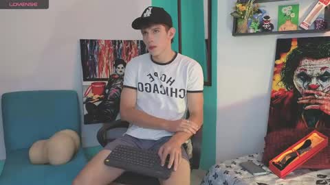 flowers109 online show from April 13, 2026, 10:26 pm