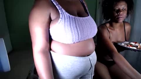 Snapshot of flowersaltry chatting on April 9, 2026, 1:05 am flowersaltry online show from April 9, 2026, 1:05 am