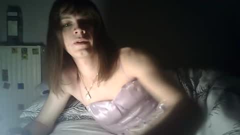 Snapshot of flowpinou chatting on December 4, 2024, 10:51 pm Emmy online show from December 4, 2024, 10:51 pm