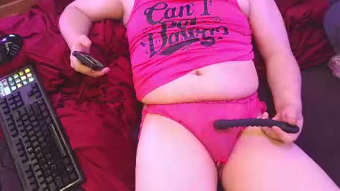 Snapshot of flufferbutt2 chatting on July 7, 2026, 8:02 pm flufferbutt2 online show from July 7, 2026, 8:02 pm