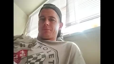 flybuy2525 online show from October 5, 2025, 6:28 pm