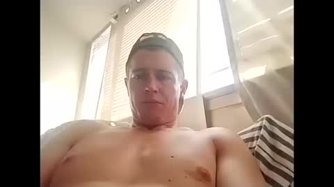 flybuy2525 online show from October 17, 2025, 9:39 pm