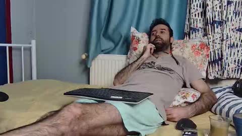 Fly online show from December 14, 2025, 8:20 am