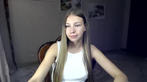 Molli  Ready for any play with you. Hottest show in pvt  Help a student earn big tokens  online show from October 1, 2025, 8:15 pm