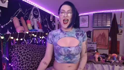 Fonda Dix online show from March 2, 2025, 10:03 am