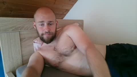 Snapshot of foniks96 chatting on June 17, 2026, 9:01 am Martin Grob online show from June 17, 2026, 9:01 am