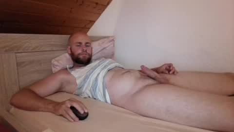 Snapshot of foniks96 chatting on July 29, 2026, 1:15 am Martin Grob online show from July 29, 2026, 1:15 am