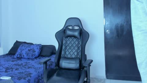 Snapshot of foniland_ chatting on July 1, 2026, 2:07 pm Foni online show from July 1, 2026, 2:07 pm