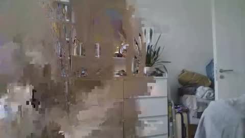 forest1989 online show from October 7, 2025, 9:39 am