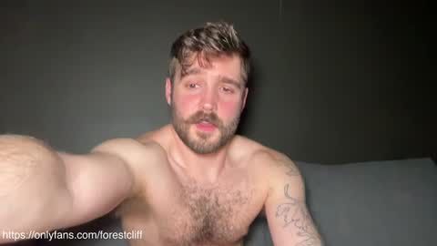 Snapshot of forestcliff chatting on January 4, 2025, 1:31 am Forest online show from January 4, 2025, 1:31 am