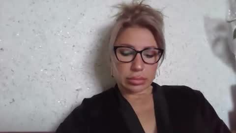 fox_red_lady7 online show from April 5, 2026, 8:33 am