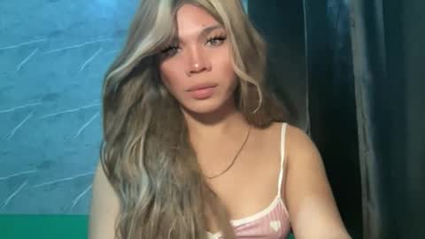 Snapshot of foxli_xx chatting on June 10, 2026, 11:35 pm KITTY online show from June 10, 2026, 11:35 pm