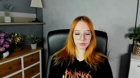 Snapshot of foxsonya chatting on May 15, 2026, 5:58 am Sonya online show from May 15, 2026, 5:58 am