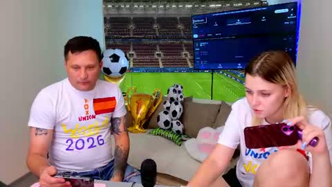 Snapshot of foxunion chatting on June 21, 2026, 8:33 pm We are a couple Leo and Sofiayou are always welcome here online show from June 21, 2026, 8:33 pm