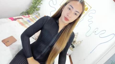 Snapshot of foxxxy_bunny18 chatting on September 28, 2025, 2:50 am Rianne online show from September 28, 2025, 2:50 am