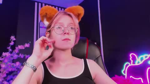 Snapshot of foxxxypolly chatting on July 19, 2026, 5:22 am Polly online show from July 19, 2026, 5:22 am