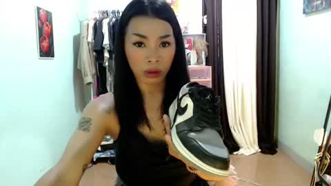 Snapshot of foxxygirly_ chatting on June 20, 2026, 2:25 am Eva Violet online show from June 20, 2026, 2:25 am