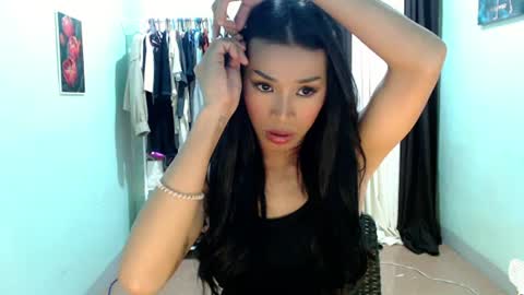 Snapshot of foxxygirly_ chatting on June 24, 2026, 12:04 pm Eva Violet online show from June 24, 2026, 12:04 pm