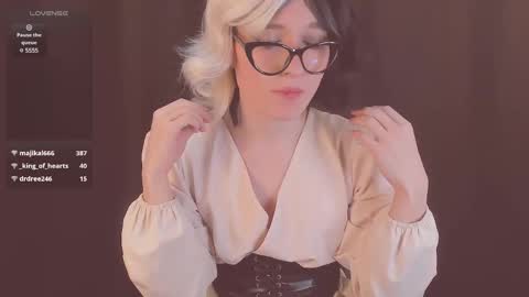 Snapshot of foxy_jpg chatting on March 1, 2025, 12:39 am Sue online show from March 1, 2025, 12:39 am