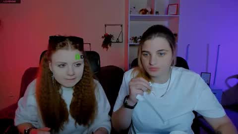 Snapshot of foxy_tease_ chatting on October 15, 2025, 6:52 pm foxy_tease_ online show from October 15, 2025, 6:52 pm