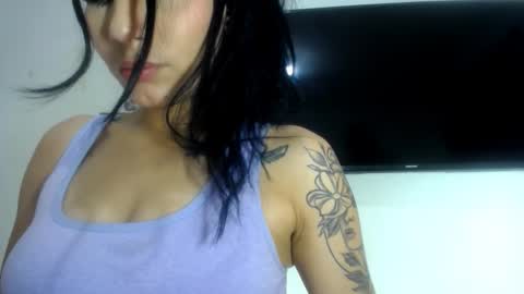 Snapshot of foxy_xtreme chatting on October 5, 2025, 11:02 pm Foxy xtreme online show from October 5, 2025, 11:02 pm