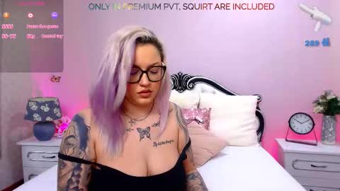 Snapshot of foxyclarisee chatting on February 19, 2026, 9:22 pm Clarisee online show from February 19, 2026, 9:22 pm