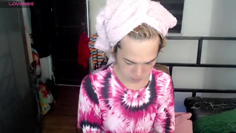 Snapshot of foxyinnocentstar chatting on February 22, 2025, 9:01 am jenny online show from February 22, 2025, 9:01 am