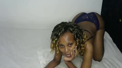 Snapshot of foxypennyy chatting on February 18, 2025, 8:16 am foxypennyy online show from February 18, 2025, 8:16 am