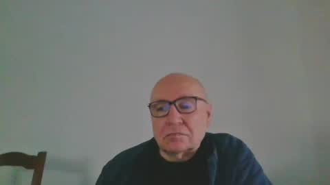 Snapshot of fra94 chatting on December 23, 2024, 1:35 pm fra94 online show from December 23, 2024, 1:35 pm