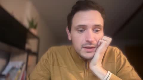 Snapshot of fraisetagada359 chatting on October 29, 2025, 7:32 am fraisetagada359 online show from October 29, 2025, 7:32 am