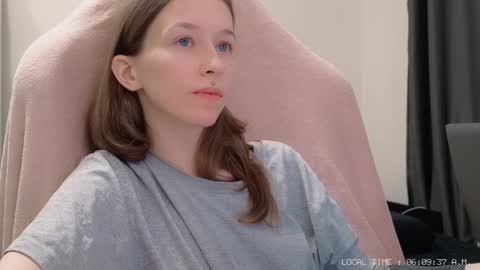 fran_bow online show from January 6, 2025, 3:09 am