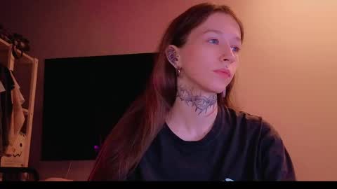 fran_bow online show from April 25, 2026, 4:48 pm