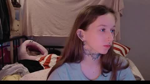 Snapshot of fran_bow chatting on May 4, 2026, 3:08 pm fran_bow online show from May 4, 2026, 3:08 pm