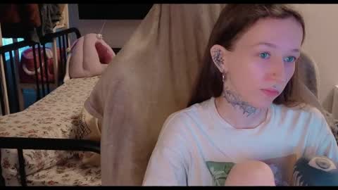 Snapshot of fran_bow chatting on May 13, 2026, 2:58 pm fran_bow online show from May 13, 2026, 2:58 pm