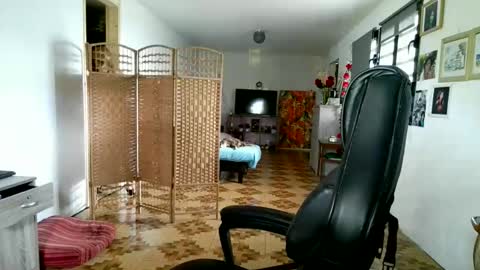 francelune online show from February 19, 2026, 7:04 am