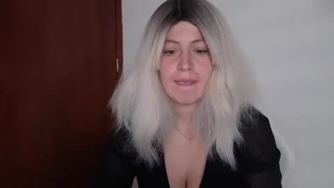 Snapshot of francescaasmith chatting on July 2, 2026, 9:43 pm Francesca online show from July 2, 2026, 9:43 pm