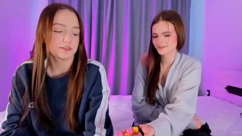 Snapshot of francessmason chatting on February 3, 2026, 2:11 pm Marybrown eye Katy gray eye online show from February 3, 2026, 2:11 pm