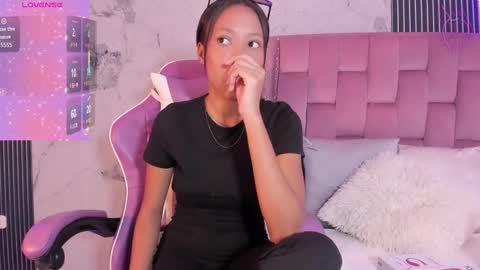 Laura online show from September 25, 2025, 7:28 pm