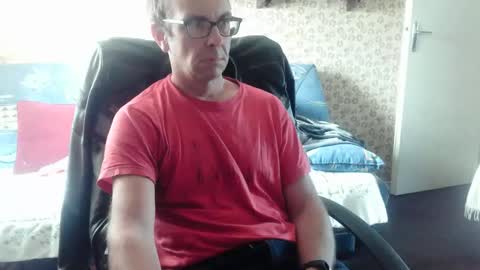 Snapshot of franck143544 chatting on October 2, 2025, 8:10 am franck143544 online show from October 2, 2025, 8:10 am