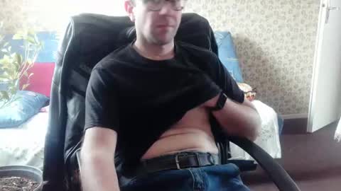 Snapshot of franck143544 chatting on February 10, 2026, 9:46 am franck143544 online show from February 10, 2026, 9:46 am