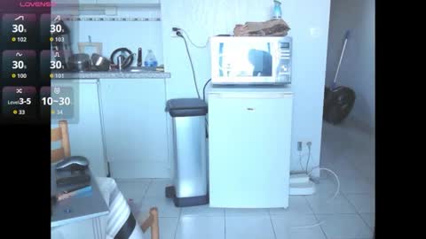 Snapshot of francky34300 chatting on October 25, 2025, 11:07 am yogapants online show from October 25, 2025, 11:07 am