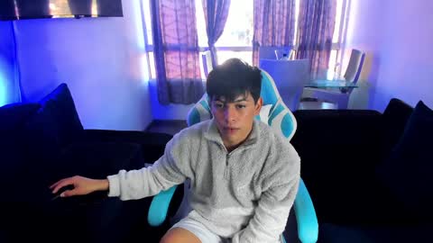 Snapshot of franco_rizzo01 chatting on January 22, 2025, 9:21 pm frank online show from January 22, 2025, 9:21 pm