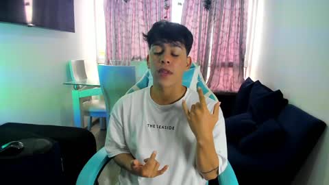 Snapshot of franco_rizzo01 chatting on February 6, 2025, 7:40 pm frank online show from February 6, 2025, 7:40 pm