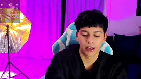 Snapshot of franco_rizzo01 chatting on October 22, 2025, 1:50 am frank online show from October 22, 2025, 1:50 am